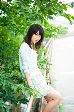 撕掉她的衣服撕光版
